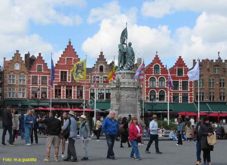 BRUJAS (173) Plaza del Mercado