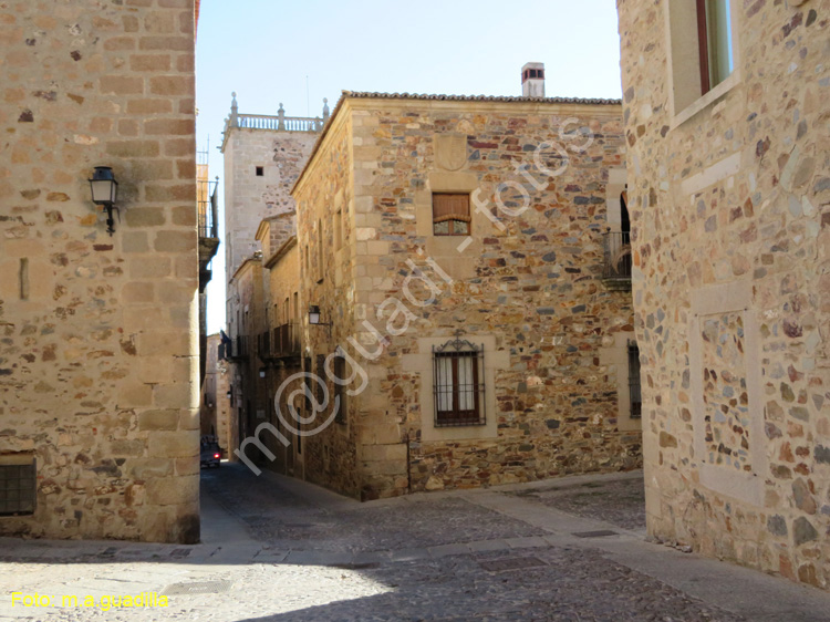 CACERES (184)