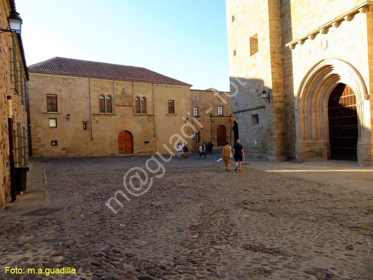CACERES (237)