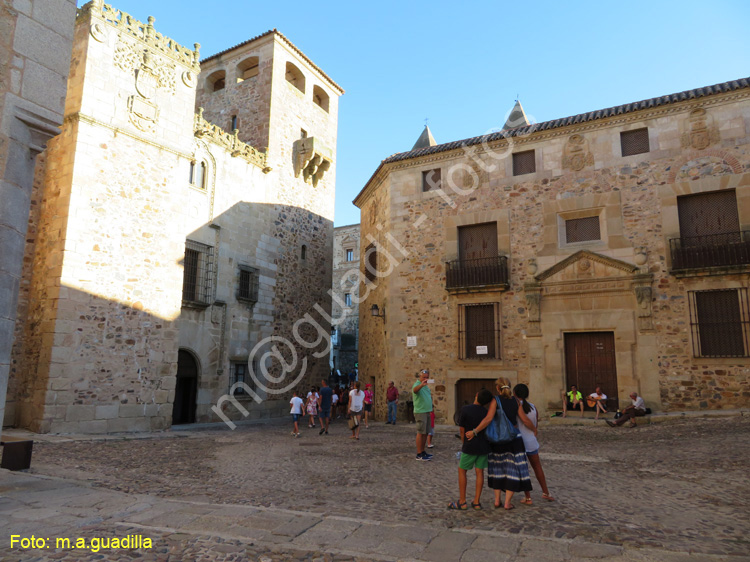 CACERES (238)