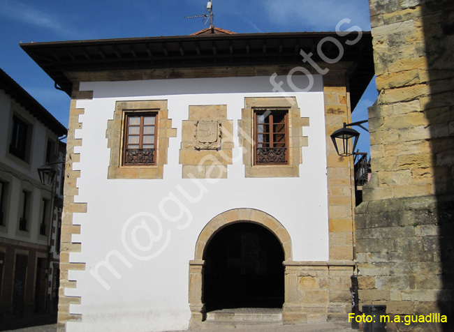 COMILLAS (107)