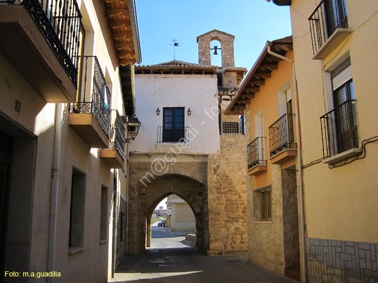 Dueñas (141) Puerta de la Ciudad - Ermita de los Remedios