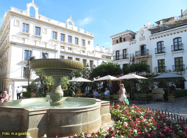 ESTEPONA (138) Plaza de las Flores