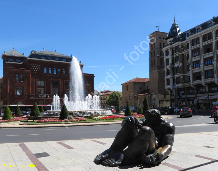 LEON (107) Plaza de Santo Domingo