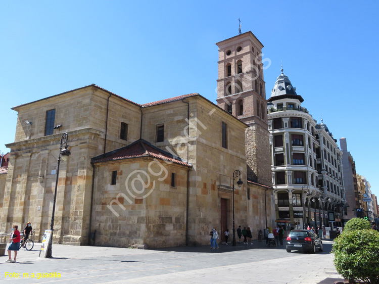 LEON (109) Plaza de Santo Domingo