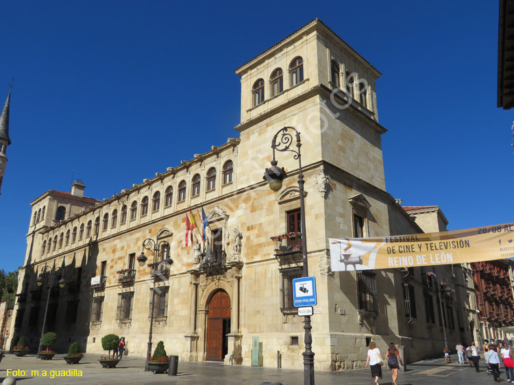 LEON (282) Palacio de los Guzmanes