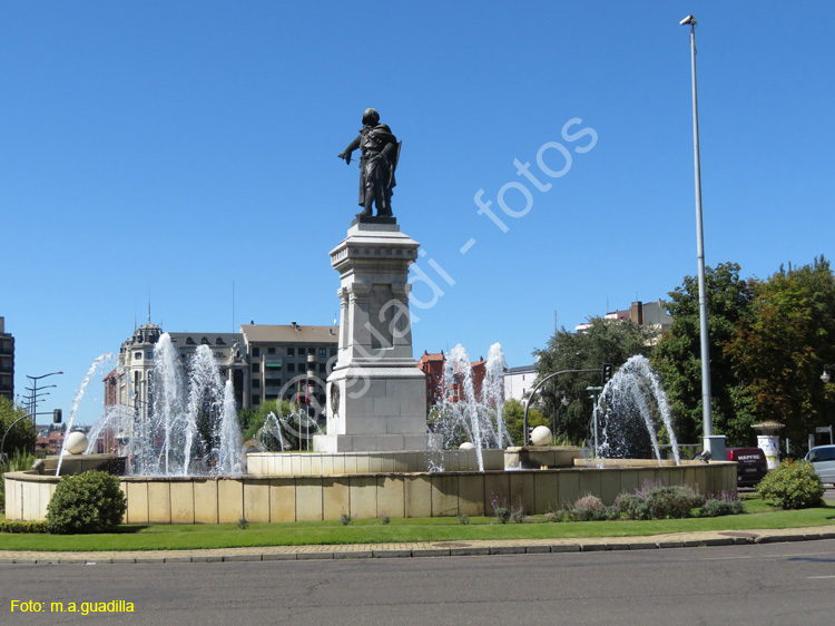 LEON (298) Glorieta Guzman el Bueno