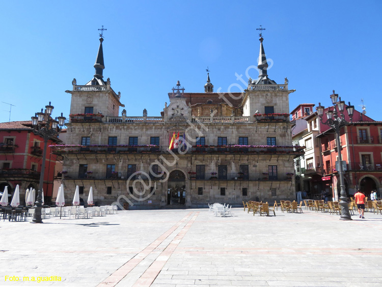 LEON (336) Plaza Mayor - Ayuntamiento