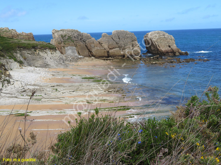 LIENCRES (111) Playa de Cerrias