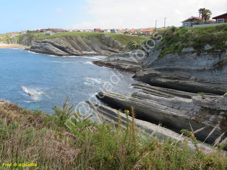 LIENCRES (112) Playa de Cerrias