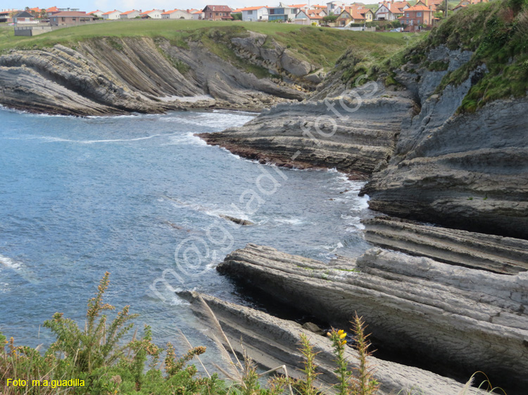 LIENCRES (113) Playa de Cerrias