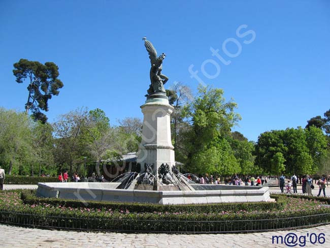 Madrid - Parque del Retiro - Angel Caido 059