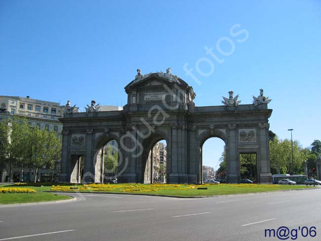 Madrid - Puerta de Alcala 006