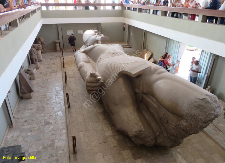 MENFIS (101) Coloso de Ramses II