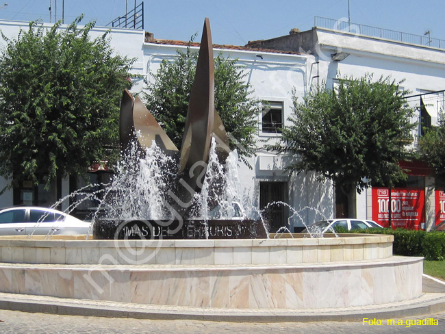 OLIVENZA (118) MONUMENTO VISTIMAS DEL TERRORISMO