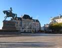 ORLEANS (207) Place du Martroi