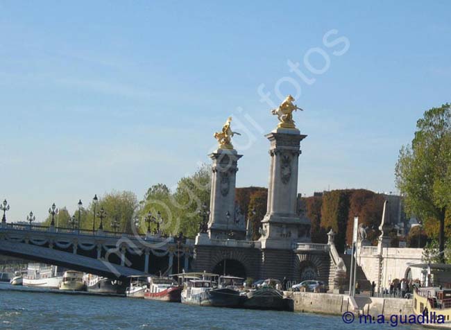 PARIS 135 Paseo por el Sena