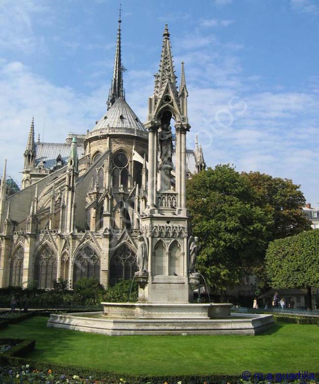PARIS 180 Notre Dame