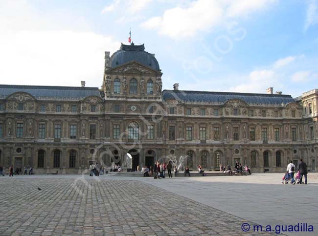 PARIS 200 Musee du Louvre