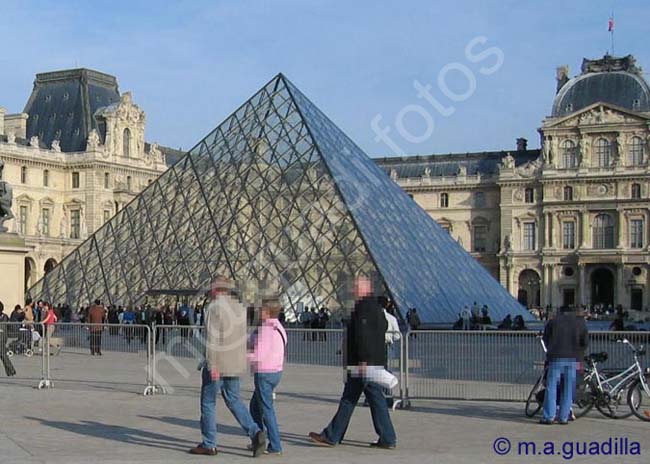 PARIS 208 Musee du Louvre
