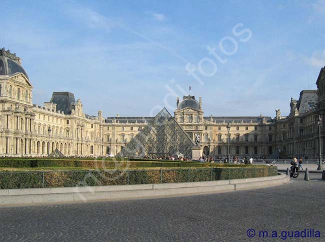 PARIS 209 Musee du Louvre