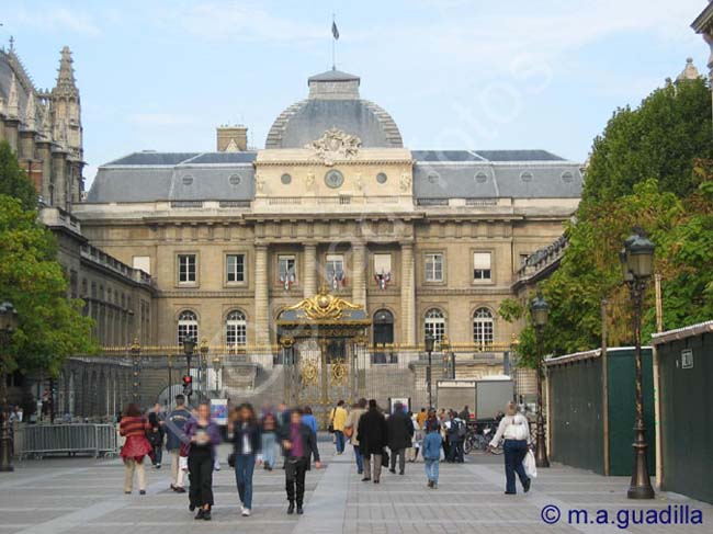 PARIS 227 Palais de Justice