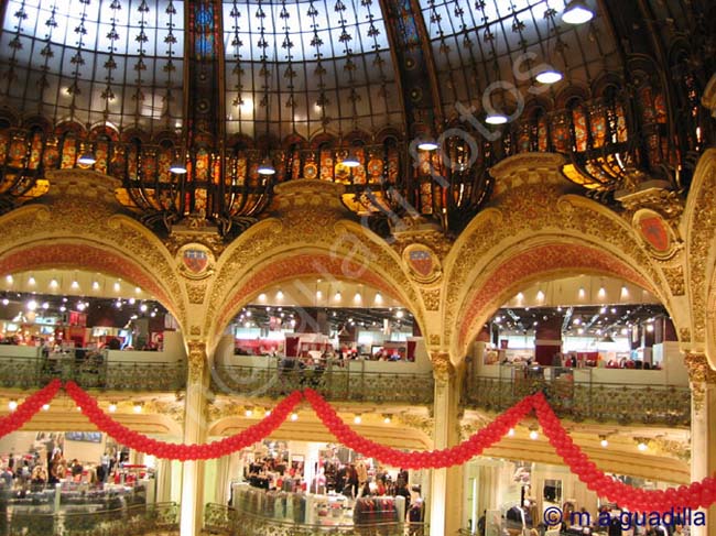 PARIS 396 Galeries Lafayette