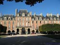 PARIS 353 Place des Vosges