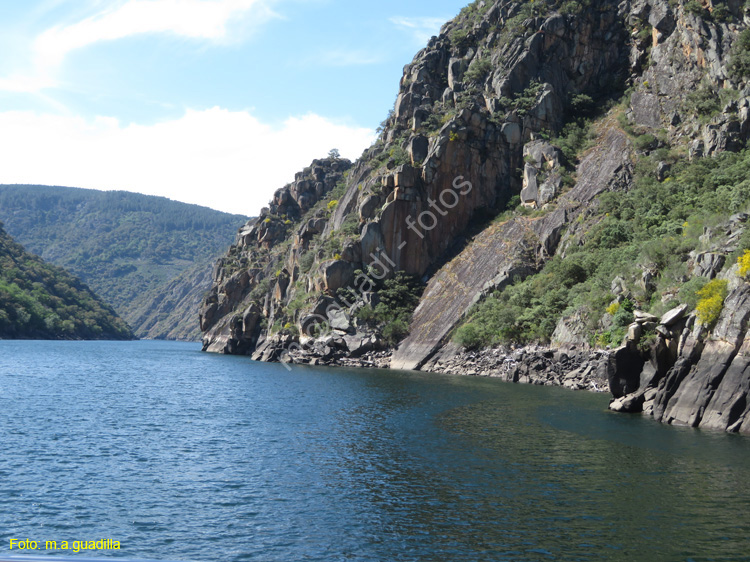 RIBEIRA SACRA (364) Catamaran Doade