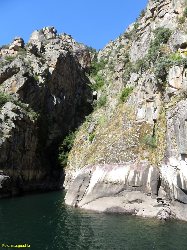 RIBEIRA SACRA (371) Catamaran Doade