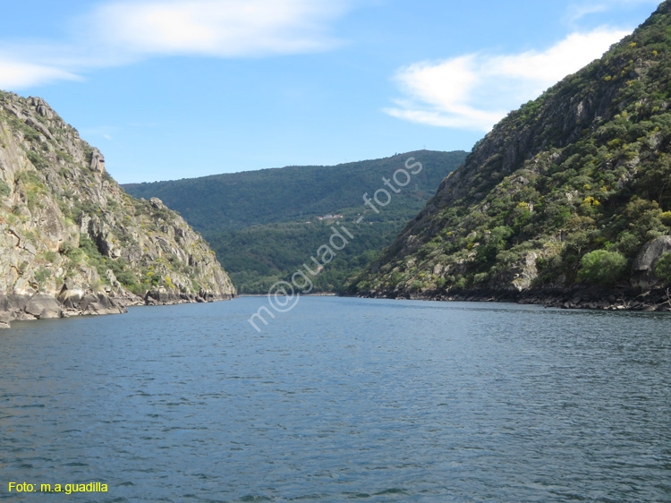 RIBEIRA SACRA (390) Catamaran Doade