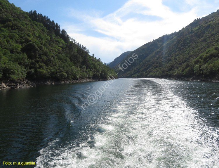 RIBEIRA SACRA (400) Catamaran Doade