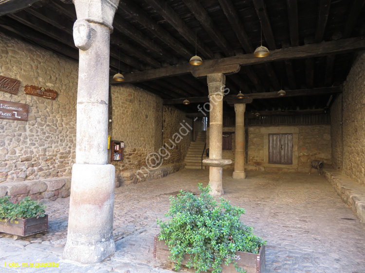 SAN MARTIN DEL CASTAÑAR (119) Plaza Mayor
