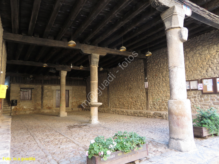 SAN MARTIN DEL CASTAÑAR (120) Plaza Mayor