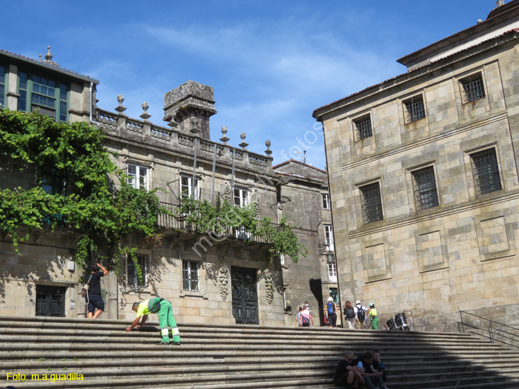 SANTIAGO DE COMPOSTELA (351) Plaza de la Quintana Vivos