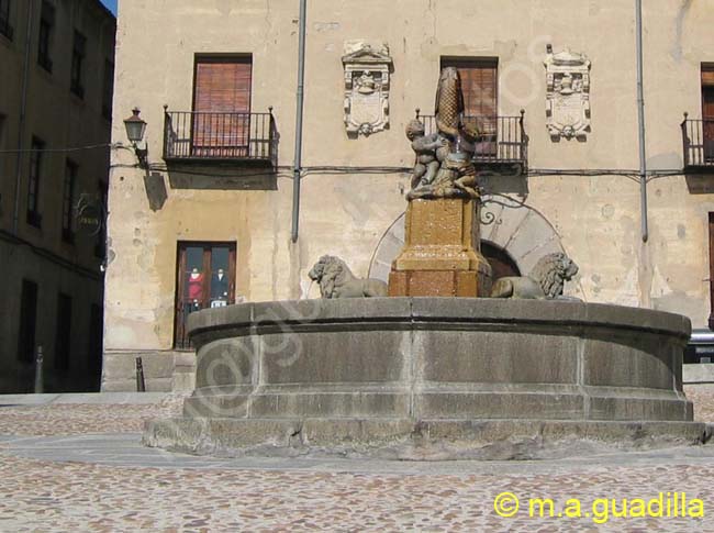 SEGOVIA - Plaza Medina del Campo 002