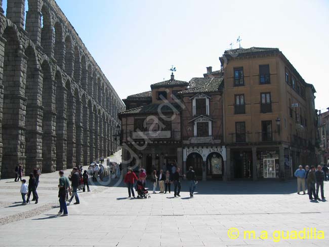 SEGOVIA - Plaza del Azoguejo 001