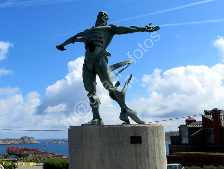 SUANCES (124) - Estatua de los Vientos