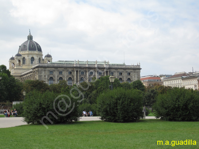 VIENA - Maria Theresien Platz y Museos de Historia Natural y Bellas Artes 016