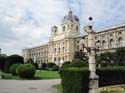 VIENA - Maria Theresien Platz y Museos de Historia Natural y Bellas Artes 003