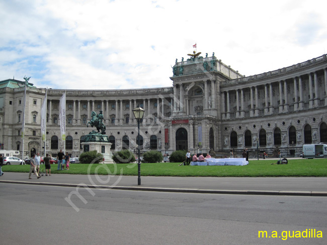 VIENA - Hofburg 057 - Neue Burg - Plaza de los Heroes