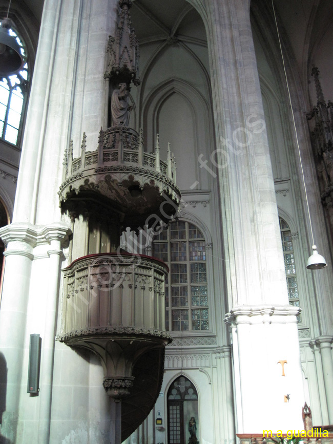 VIENA - Iglesia de los Minoriten 006