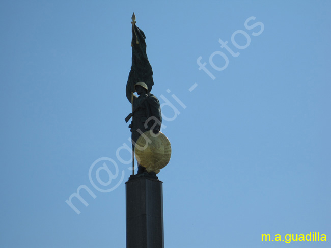 VIENA - Plaza de Schwarzenberg  003 - Monumento a la liberacion