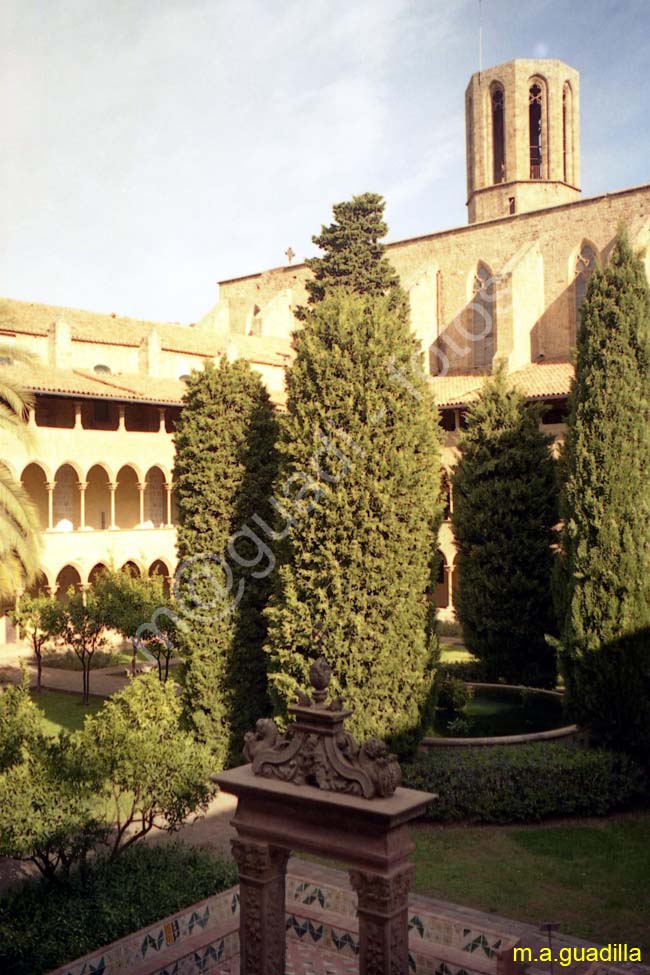 BARCELONA 303 Monasterio de Pedralbes 2001