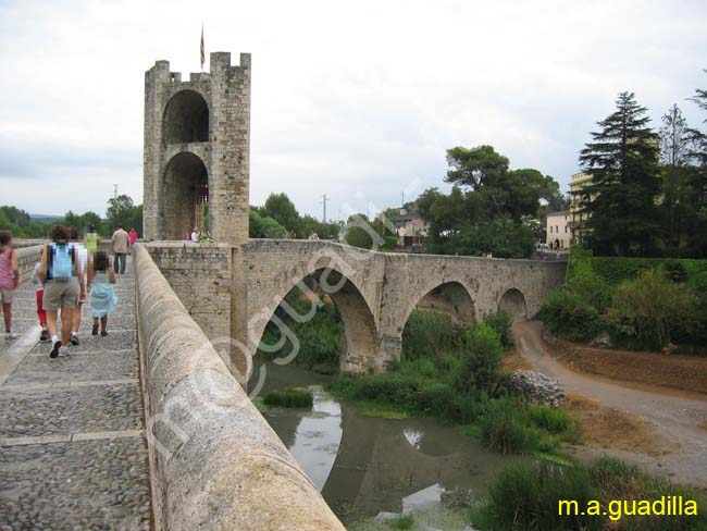 BESALU 045