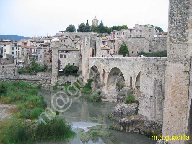 BESALU 051