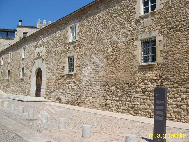 GIRONA 105 Universidad