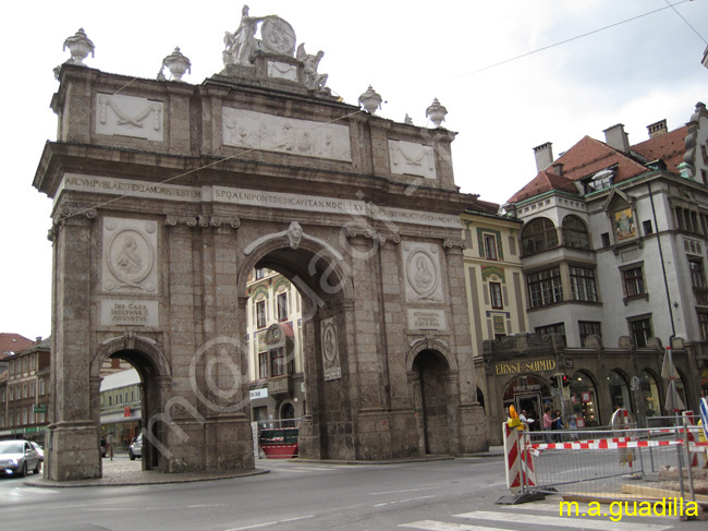 INNSBRUCK - Maria Theresien Strasse 018 - Arco del Triunfo