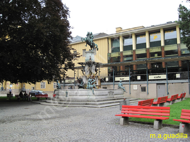 INNSBRUCK 043 - Monumento al Archiduque Leopoldo V