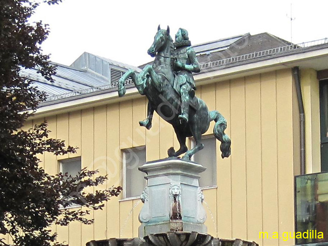 INNSBRUCK 045 - Monumento al Archiduque Leopoldo V